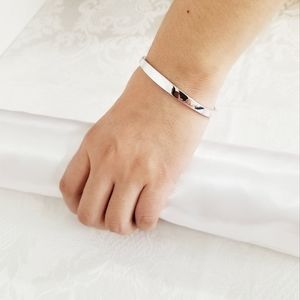 Plain Silver Plated Women's Small Wrist Open Bangle Bracelet. New